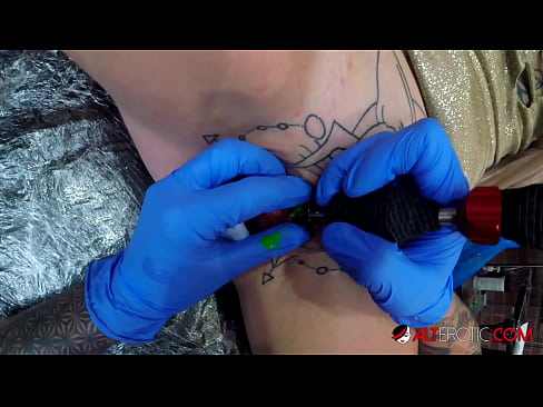 ❤️ Extremamente tatuada, a brasa Sully Savage fez uma tatuagem em seu clítoris ❌ Porno doméstico em porno pt-br.killvs.top